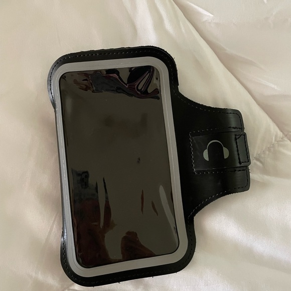 Black Armband Phone Holder - Picture 1 of 5